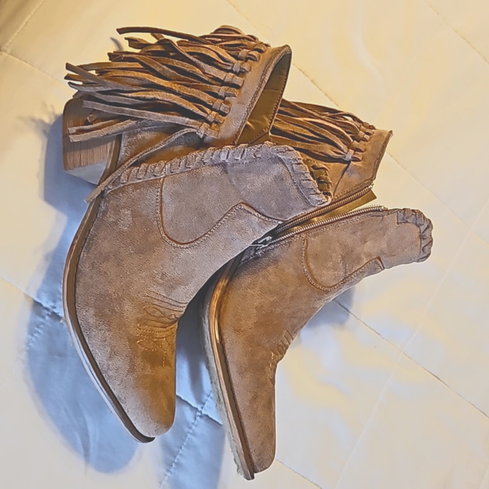 Pierre Dumas suede boots
